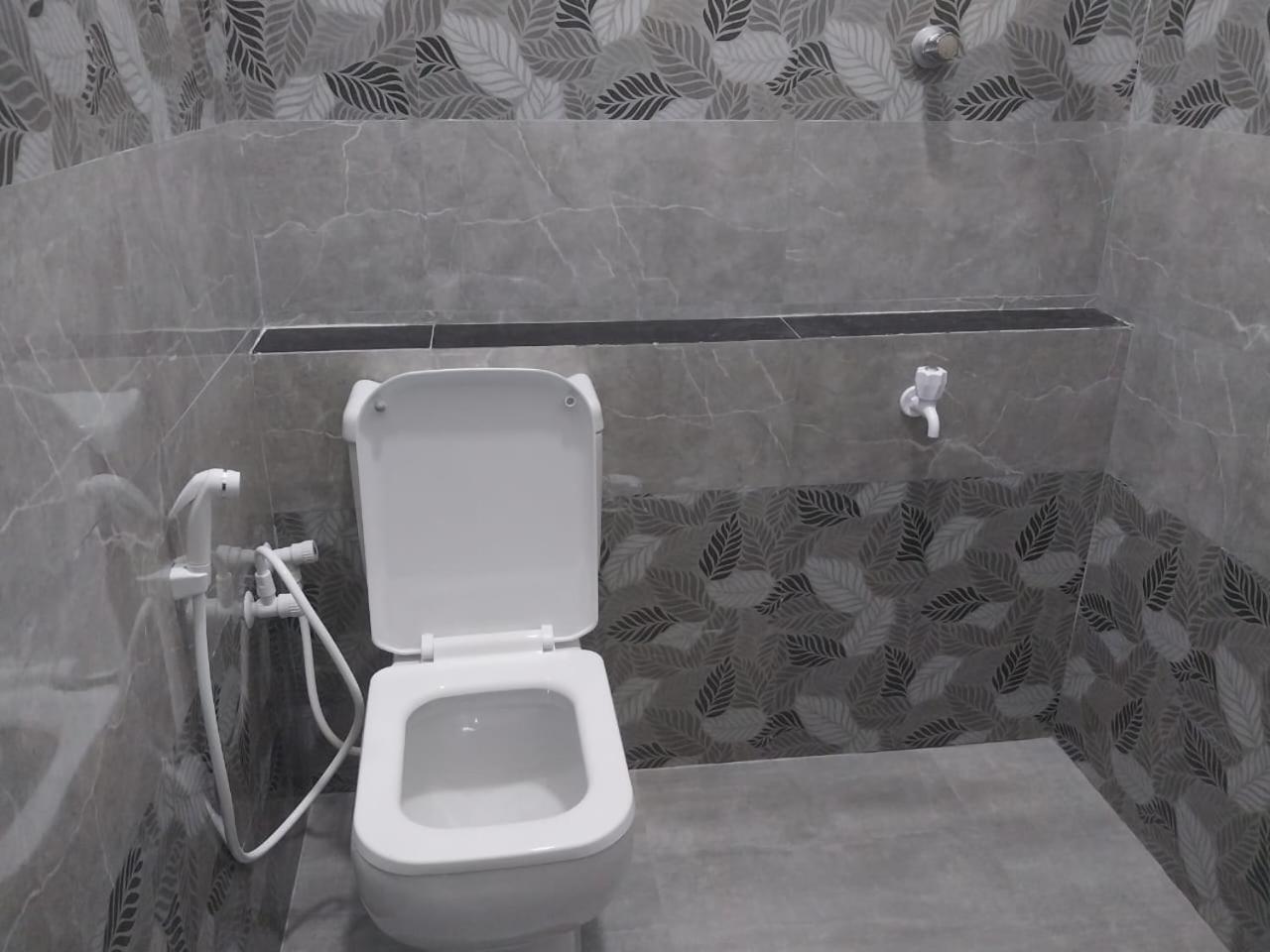 Javi Holiday Home Trincomalee Extérieur photo