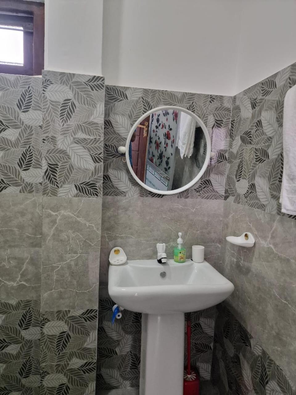 Javi Holiday Home Trincomalee Extérieur photo